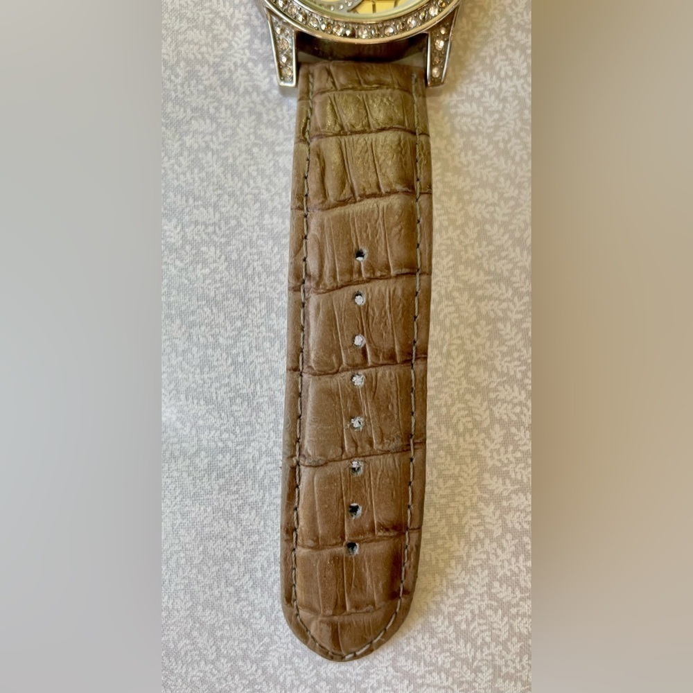 Chico's Running Tan Leather Strap Watch with Rhinestones Silver White Gold 9" - Picture 4 of 9